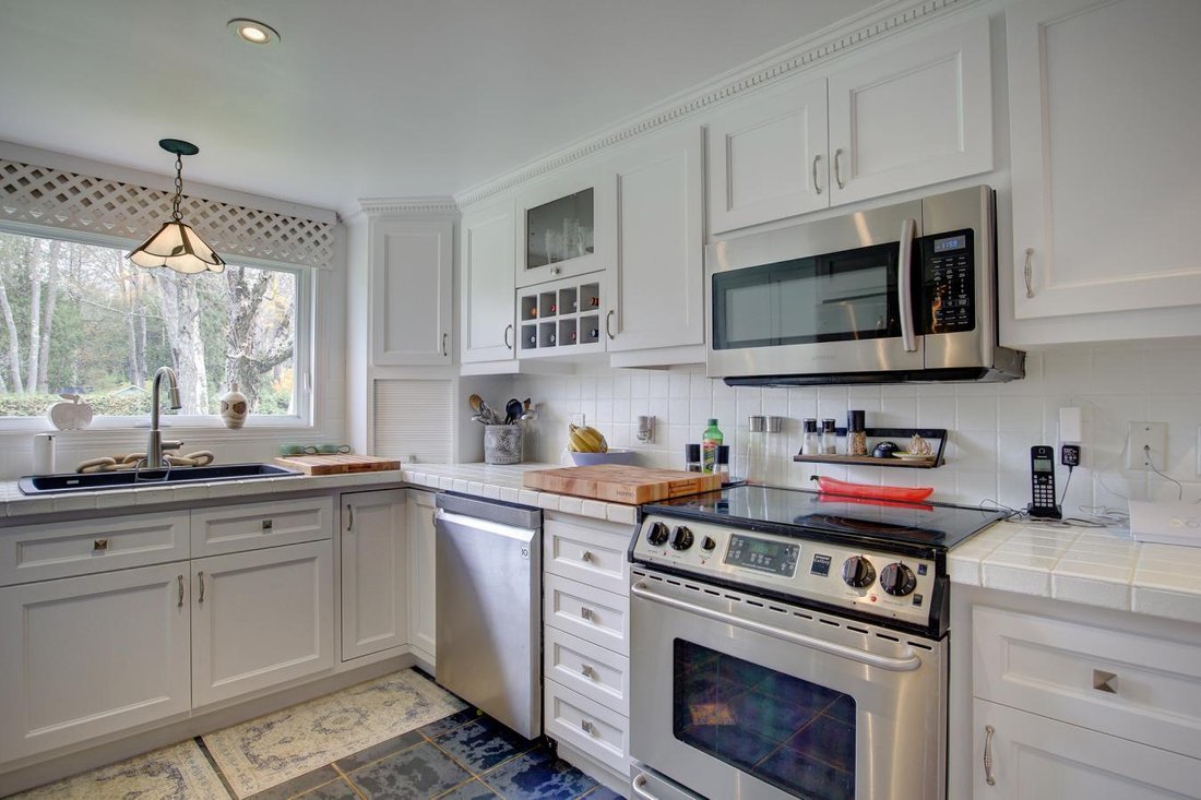 Bord De L'eau Unique Baie De L'hermitage In Magog, Quebec, Canada For