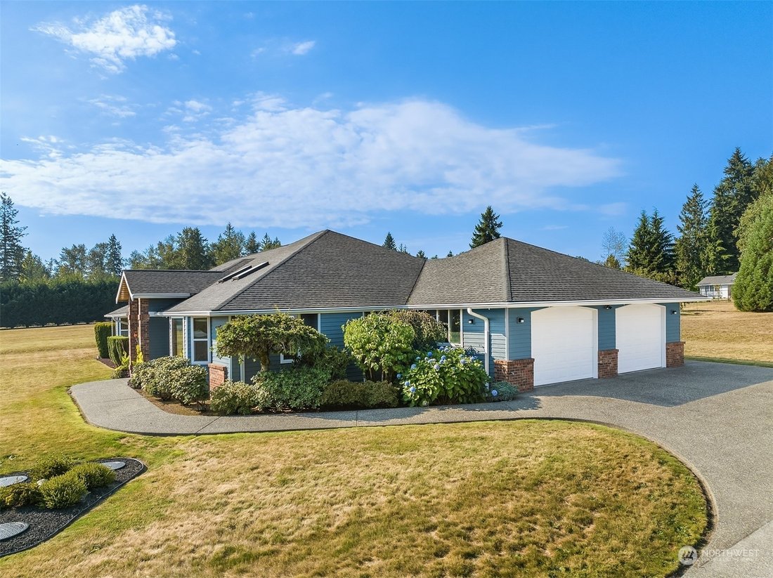 Custom Rambler Situated On Shy Five In Lake Stevens, Washington, United