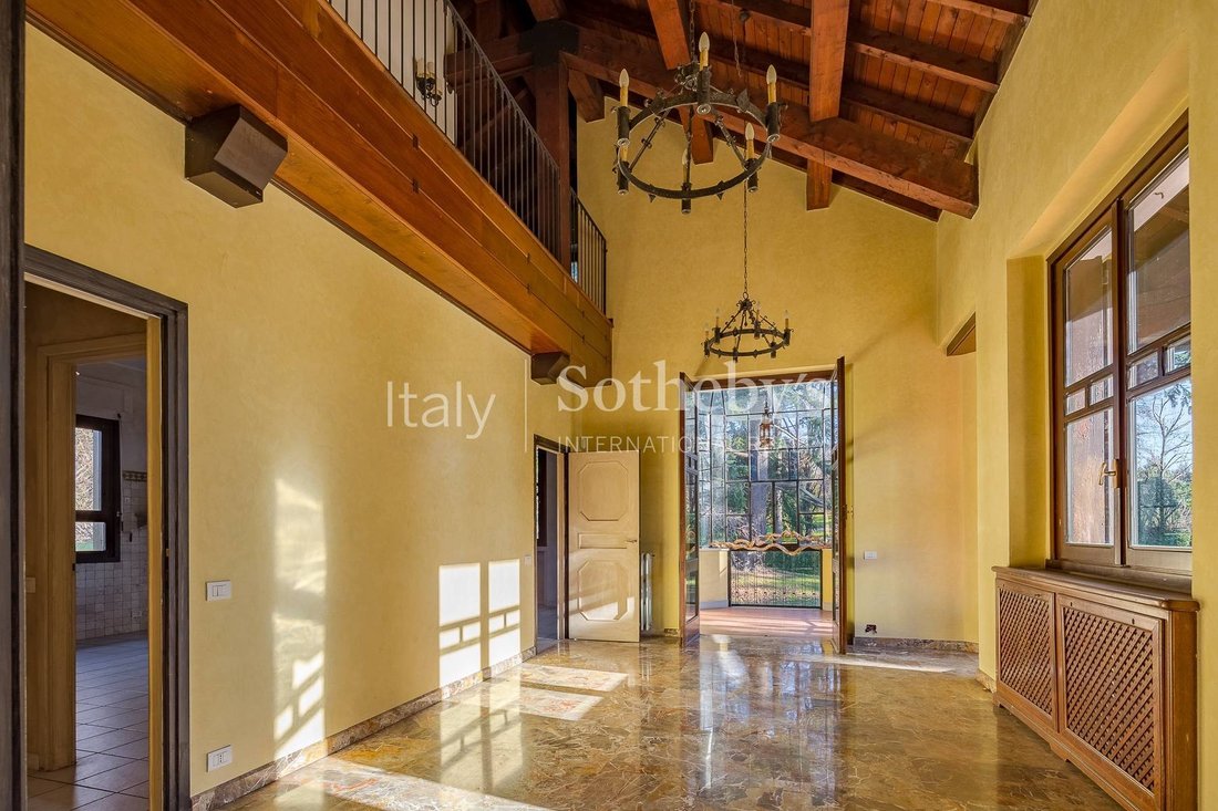 House in Carimate, Lombardy, Italy 4 - 10810947