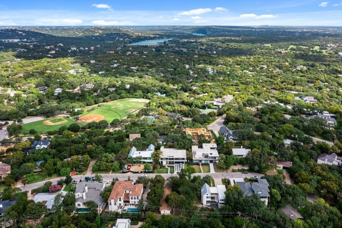 Coveted Austin Neighborhood Of Rollingwood In Austin, Texas, United
