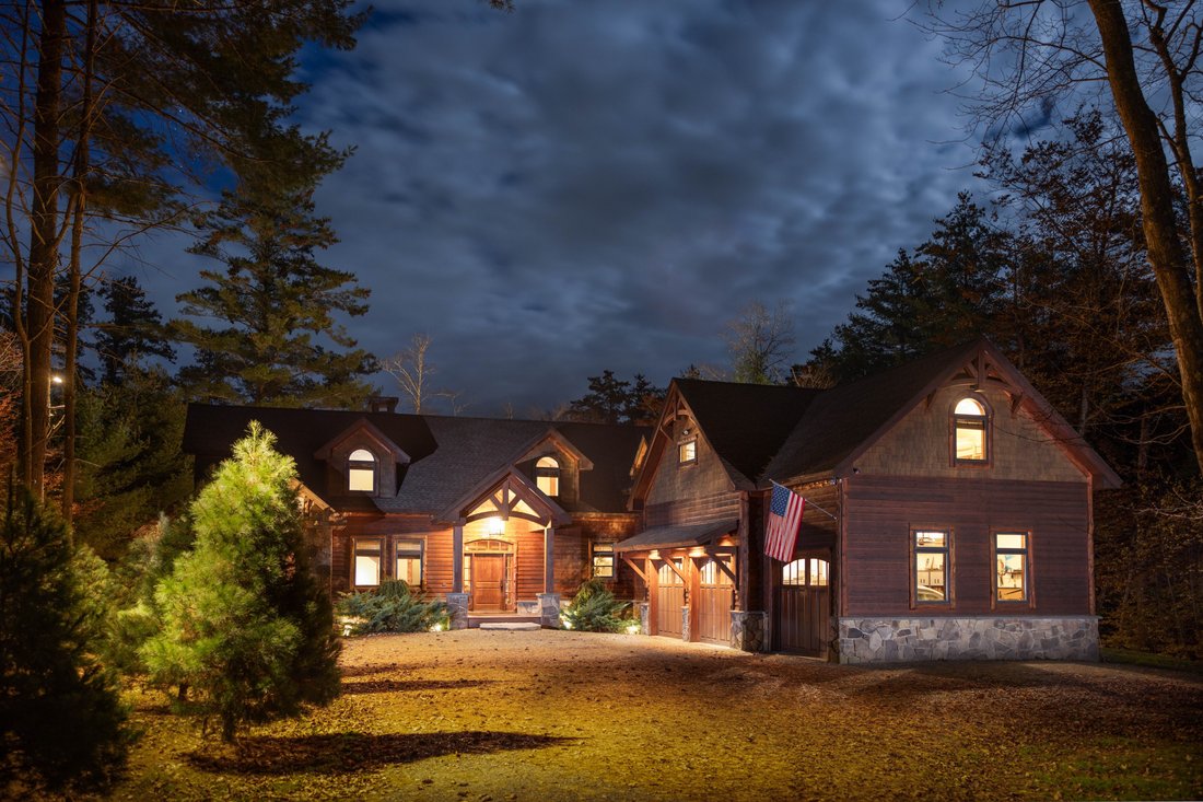 Eagle's Landing At The Chapin Estate In Forestburgh, New York, United