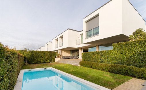House in Belas, Lisbon, Portugal 1