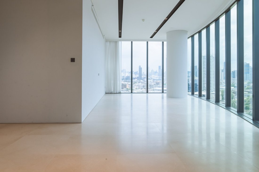 Banyan Tree Residences Large 2 Bedroom Corner Unit Breathtaking River, The City and Icon Siam.