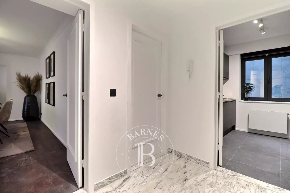 Montgomery Furnished 2 Bedroom Apartment + In Woluwe Saint Lambert