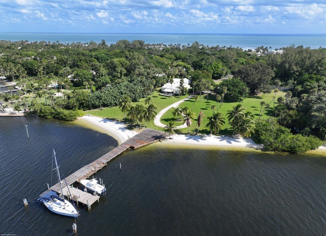 216 S Beach Road , Hobe Sound, Fl 33455 In Hobe Sound, Florida, United