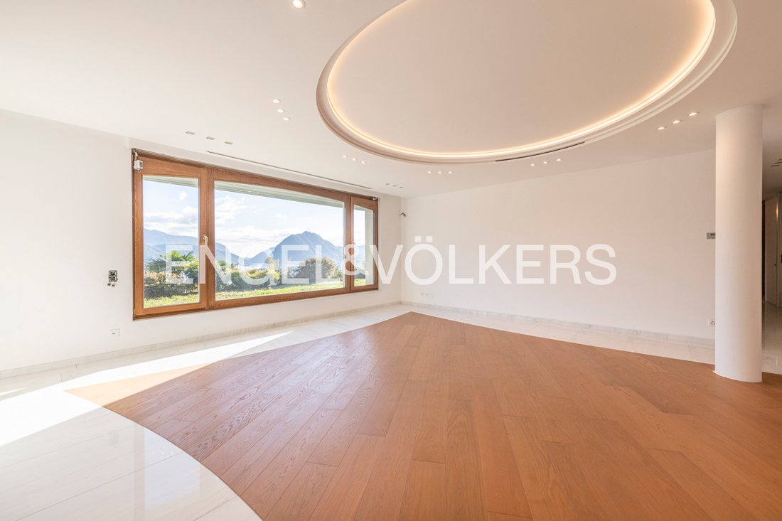 Villa in Porza, Ticino, Switzerland 2 - 13494558