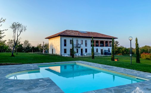 Castle for Sale in Incisa Scapaccino, Piedmont, Italy - 4