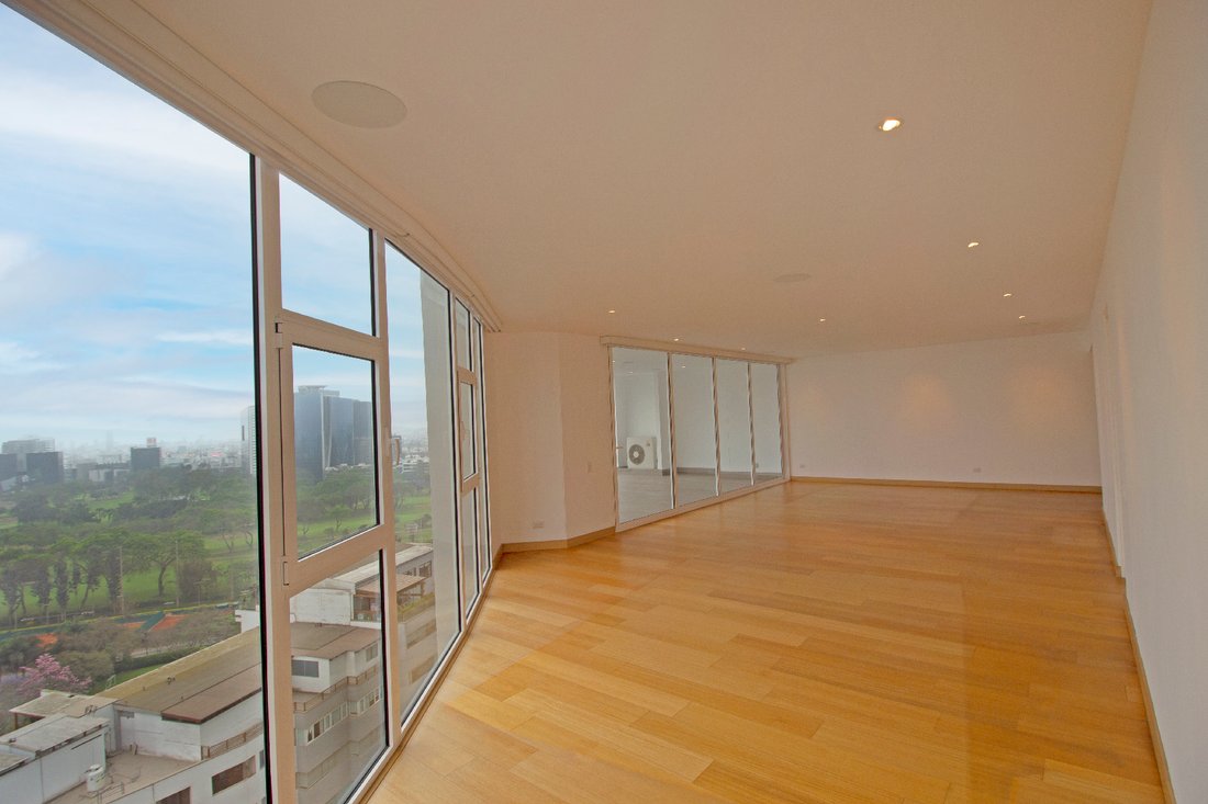 Apartment For In Santiago De Surco, Metropolitan Municipality Of Lima