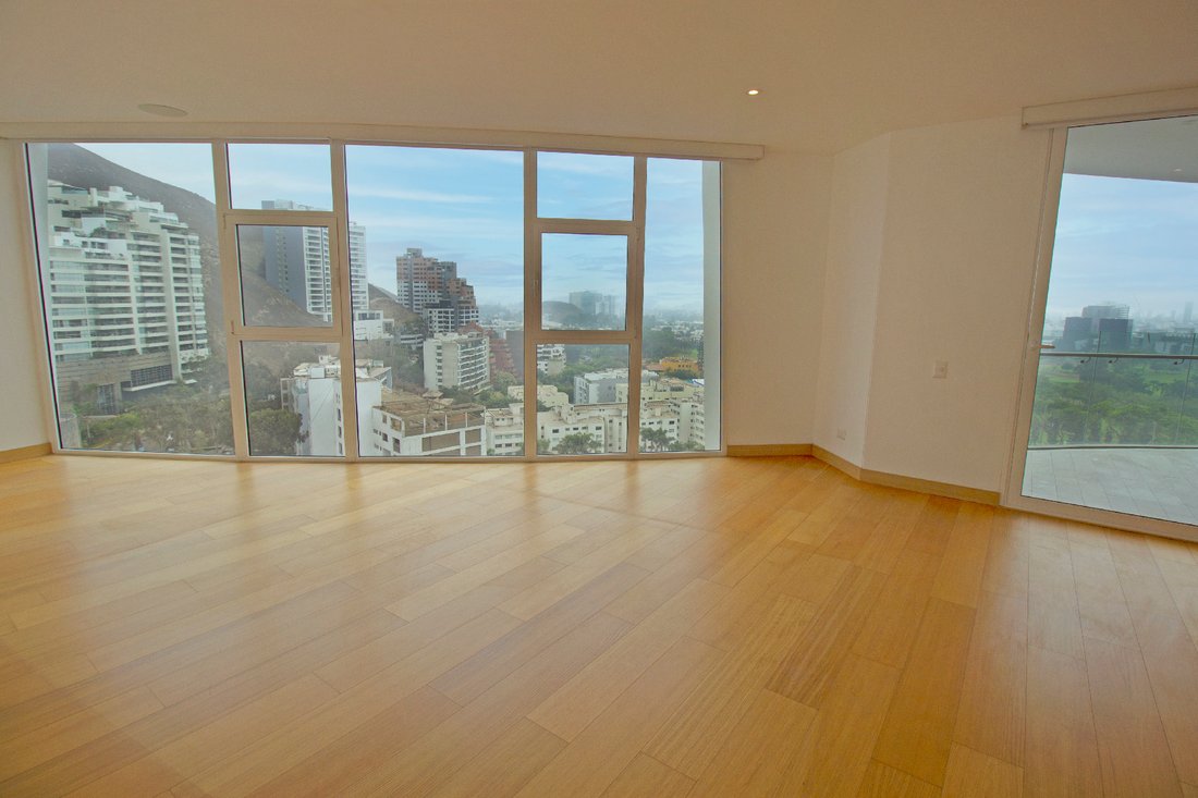 Apartment For In Santiago De Surco, Metropolitan Municipality Of Lima