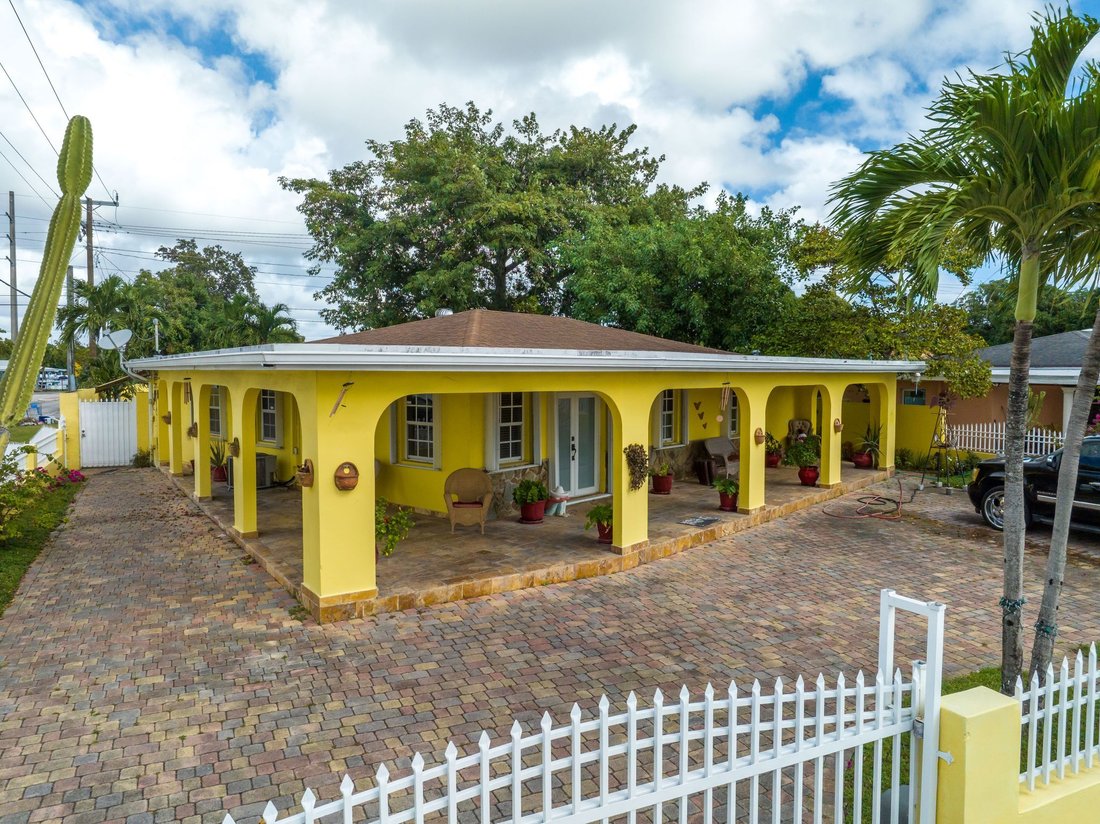 House in Hialeah, Florida, United States 1 - 13457268