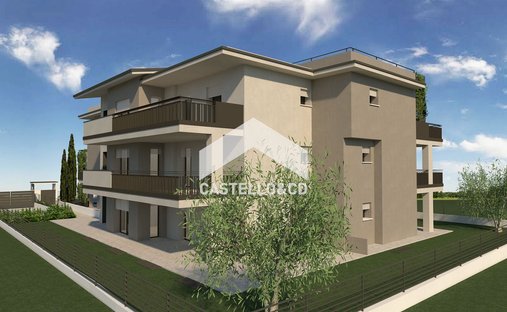 Apartment in Historic Center, Desenzano del Garda, Lombardy 1