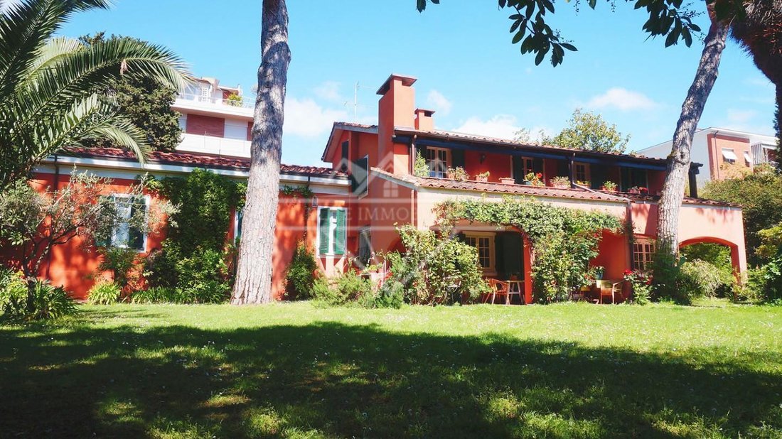 Villa in Avenza, Marina di Carrara, Tuscany 3 - 13497451