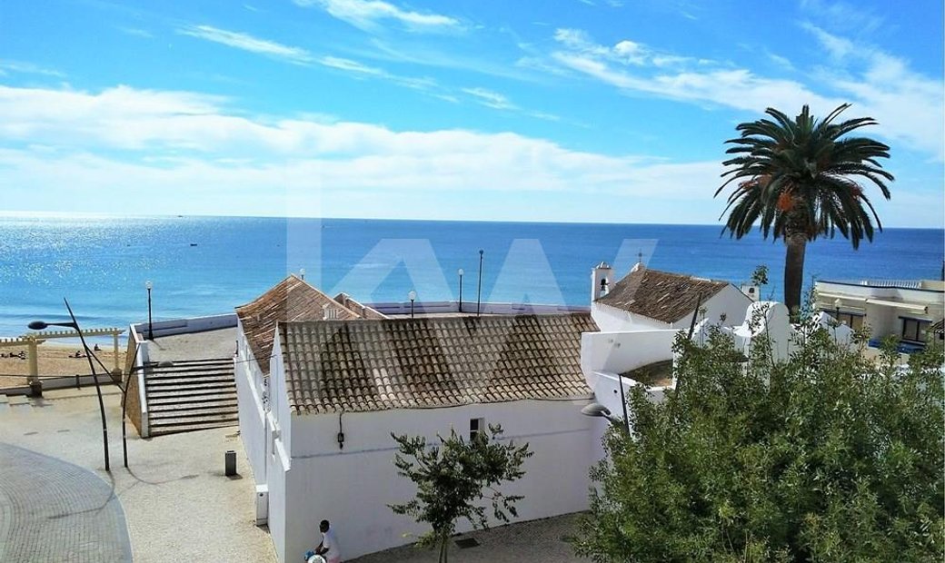 Armação De Pêra 3 Bedroom Apartment In Armação De Pêra, Algarve