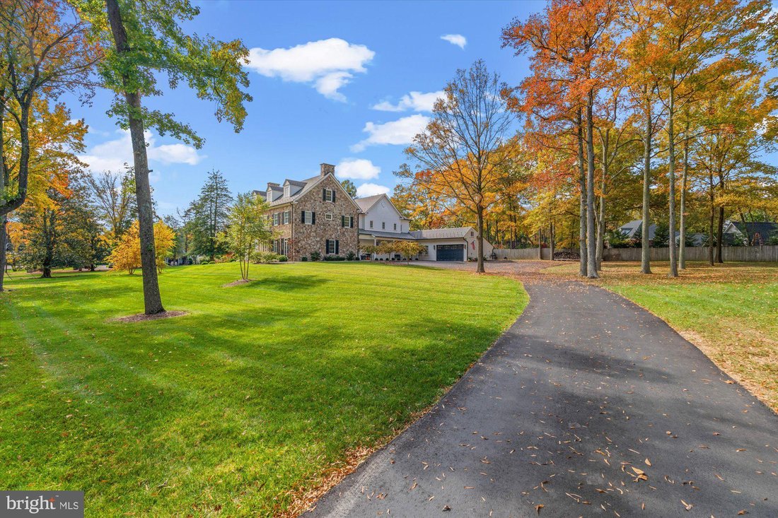 Modern And Stately Estate Near Old Town In Fort Hunt, Virginia, United