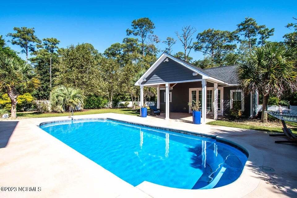 Custom Built Waterfront Gem In Morehead City, North Carolina, United
