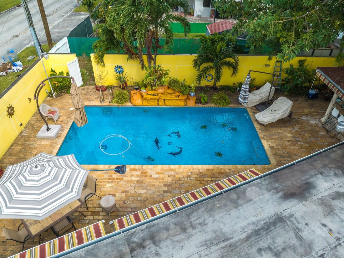 House in Hialeah, Florida, United States 4 - 13457268