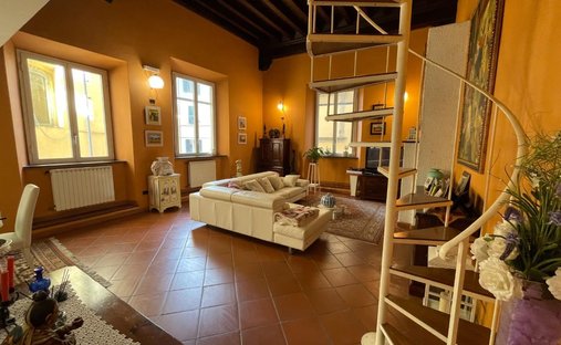Apartment in Historic Center, Lucca, Tuscany 1