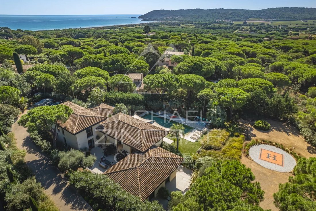 Villa in Ramatuelle, Provence-Alpes-Côte d'Azur, France 1 - 11139345