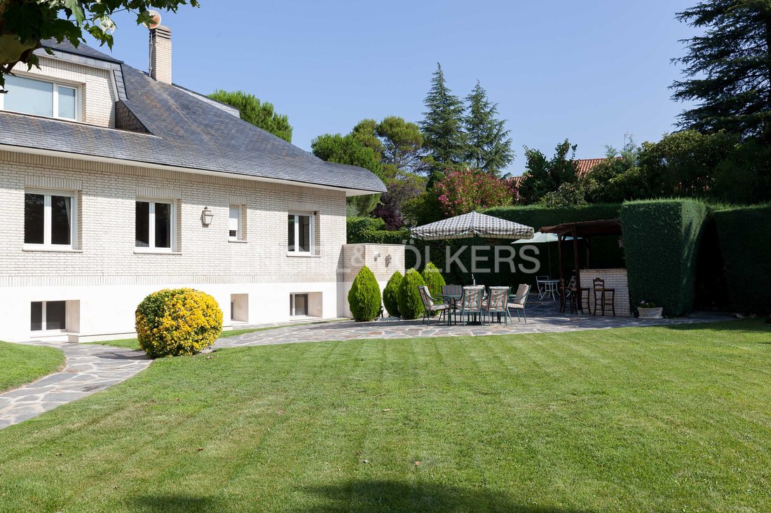 Elegant Detached House In Las In Boadilla Del Monte, Community Of