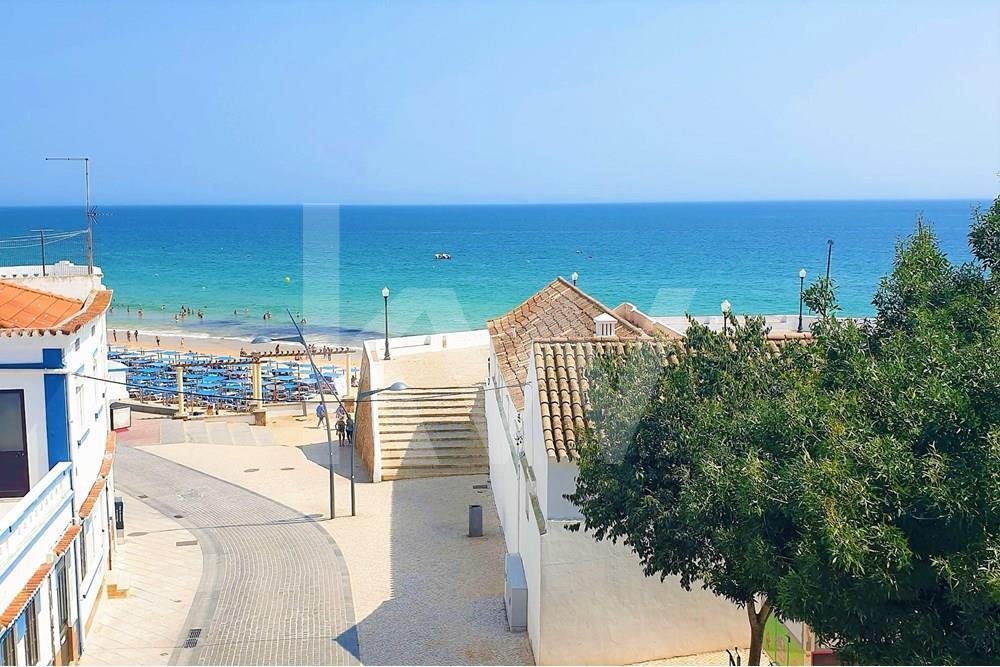 Armação De Pêra 3 Bedroom Apartment In Armação De Pêra, Algarve