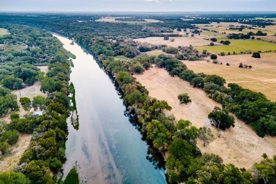 Brazos Riverfront Ranch Located Just 20 In Elm Mott, Texas, United