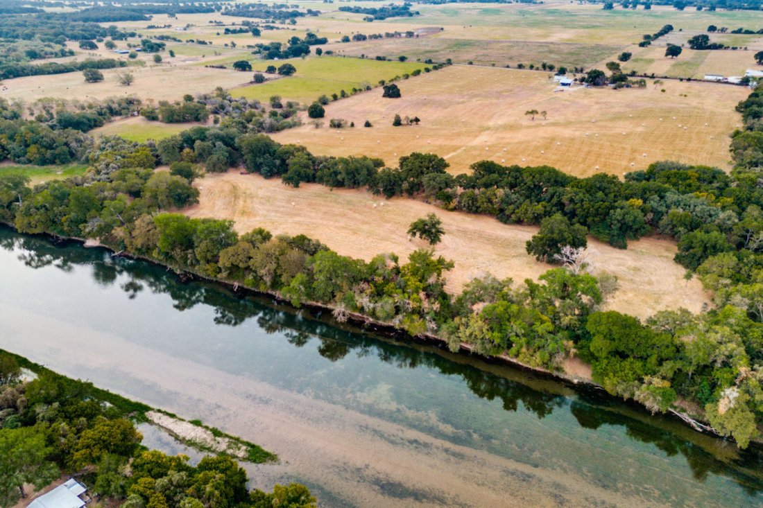 Brazos Riverfront Ranch Located Just 20 In Elm Mott, Texas, United