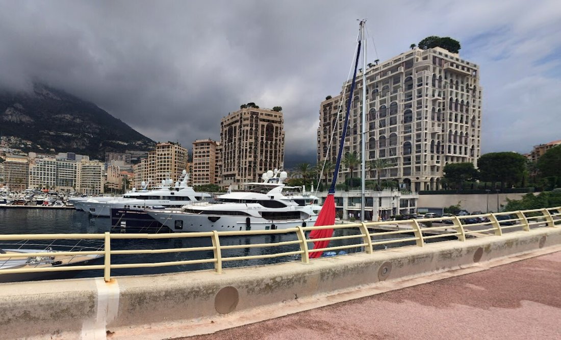 750 Sq.M. Apartment In Monaco 1st Line To The Sea! In Monaco