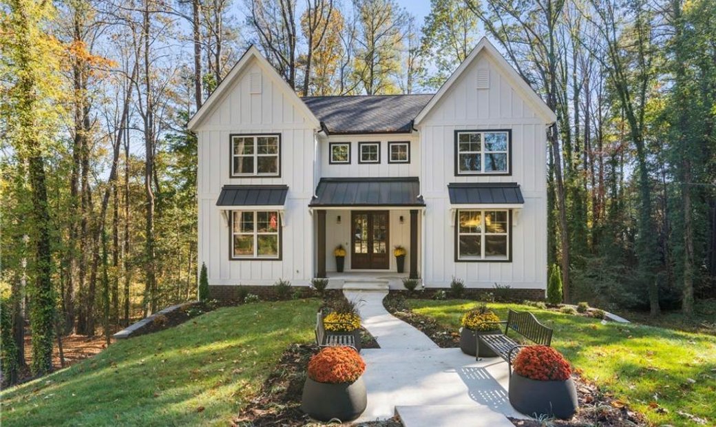 Modern Farmhouse In A Parklike Setting In Tuckahoe, Virginia, United States For Sale (13502267)