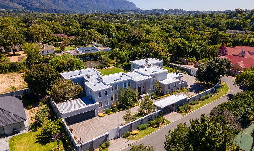 Elegant 5 Bedroom Home With 15 Garages In Cape Town, Western Cape
