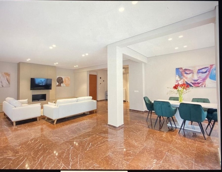 Luxuriously Renovated Apartment In Lycabettus In Athens, Greece For