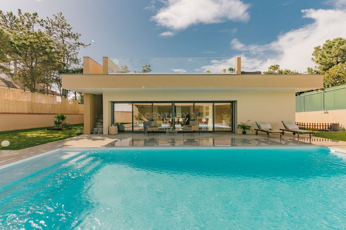 Villa Seixal Portugal In Santa Marta Do Pinhal, Setubal, Portugal For