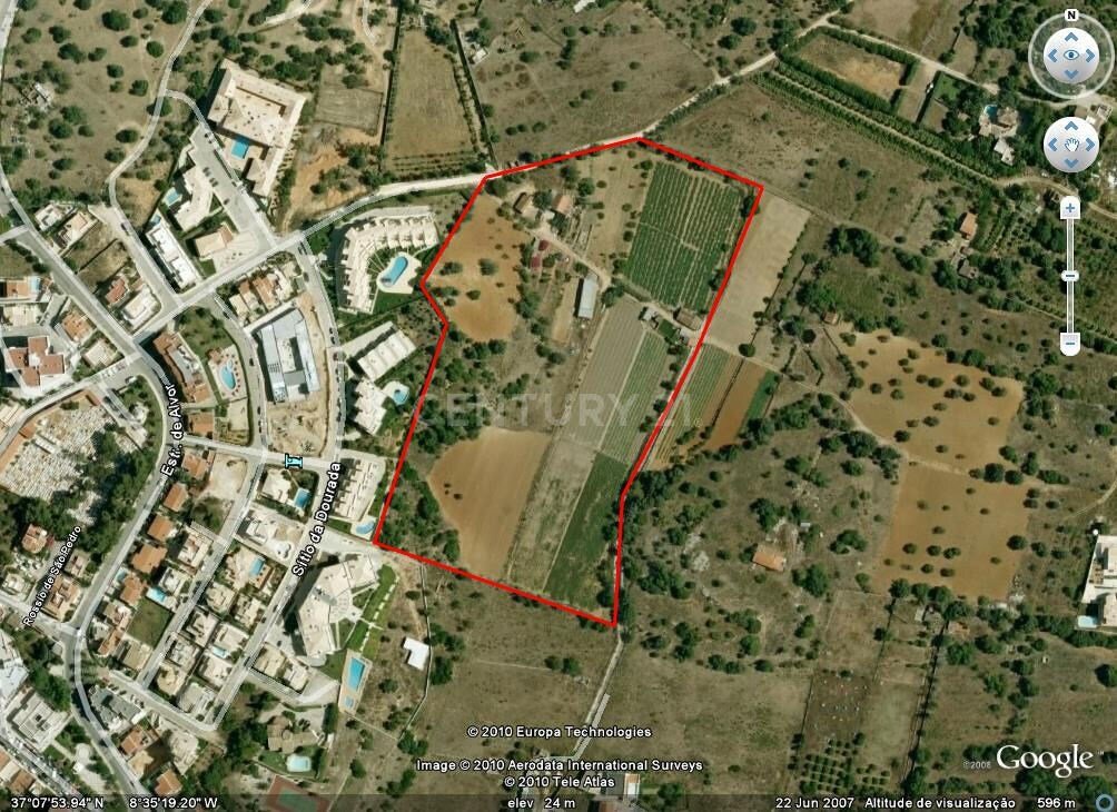 Apartamento T2 Com Vista Rio Em Condomínio Fechado In Alvor, Algarve