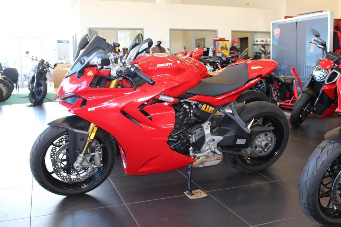 Sports  / Super Sportd in Buffalo, NY 1 - 13500370
