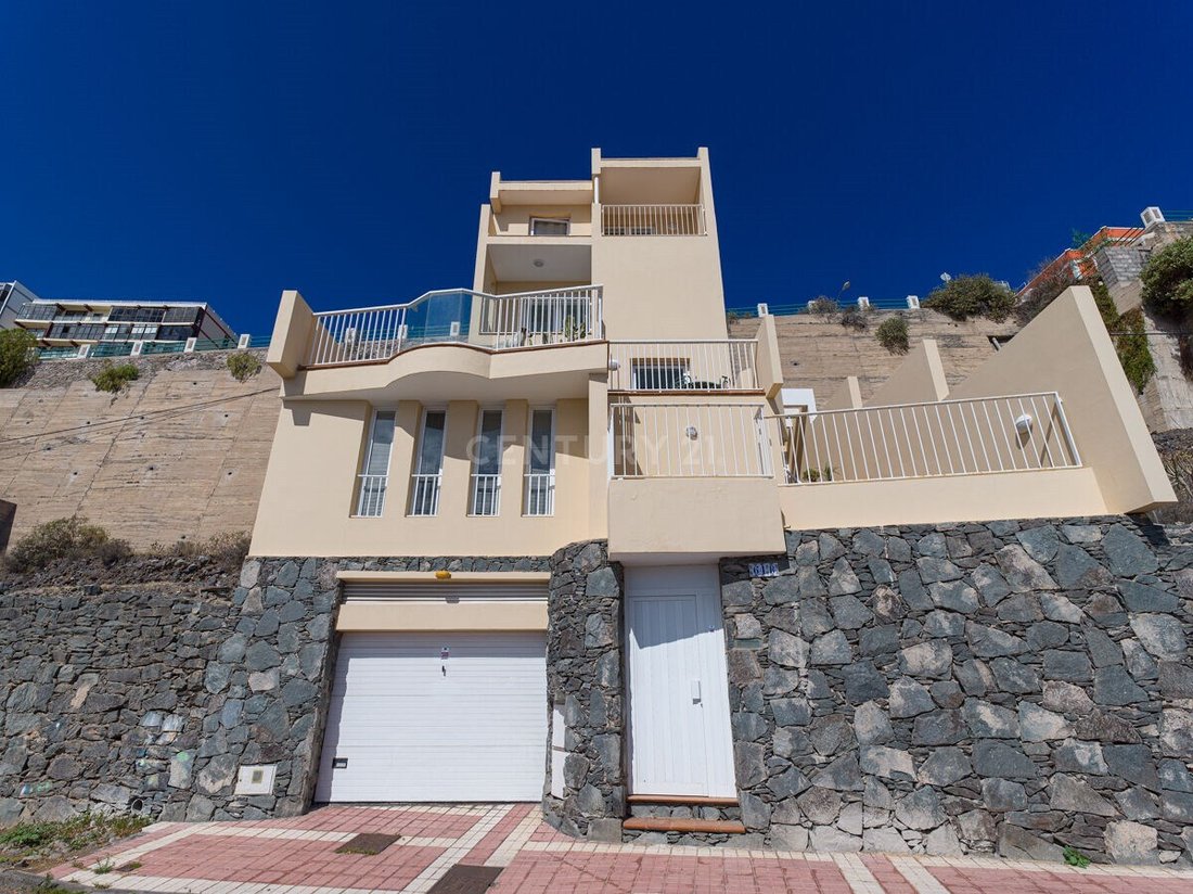 Villa Palmas (Las) Spain In Los Hoyos, Canary Islands, Spain For Sale