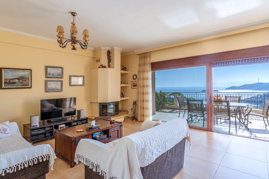 Villa in Dirfyon - Messapion, Thessaly and Central Greece, Greece 2 - 13504088