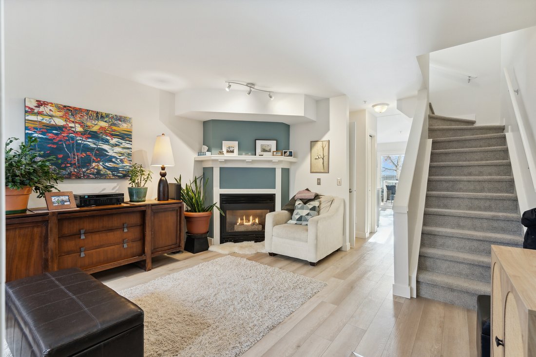 Sunny Cougar Creek Townhouse In Canmore, Alberta, Canada For Sale