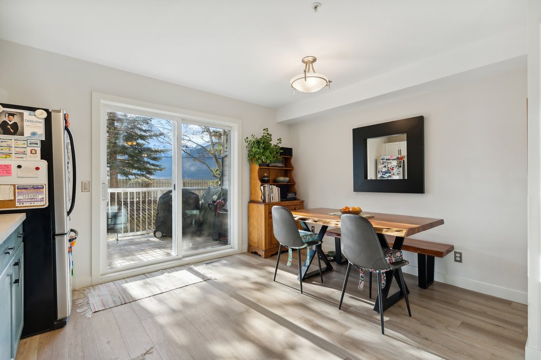 Sunny Cougar Creek Townhouse In Canmore, Alberta, Canada For Sale