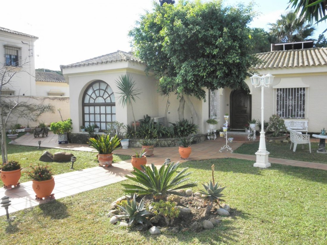 Chalet in El Puerto de Santa María, Andalusia, Spain 1 - 12825379