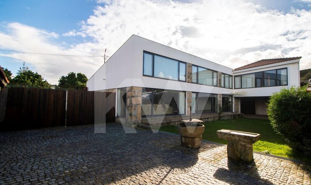 Moradia T3 Nova Em Nogueira Da En Silva Escura, Distrito De Oporto