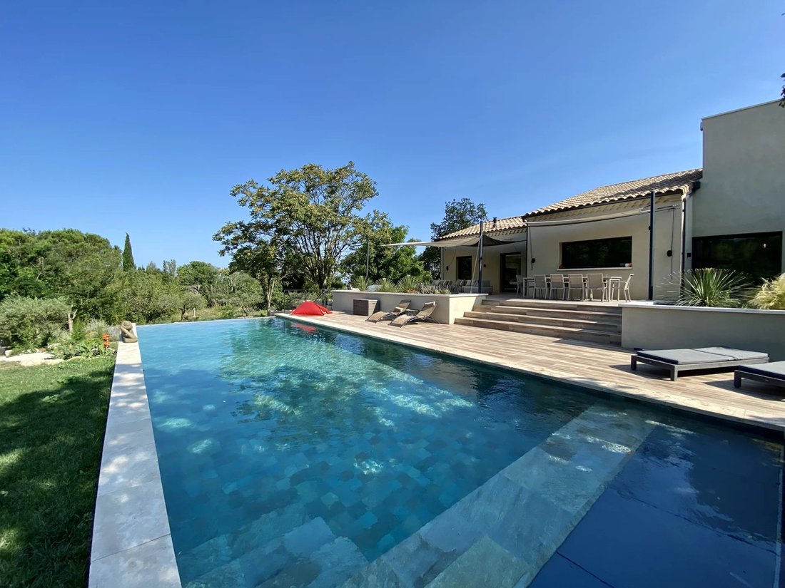 Superb Contemporary House In Eyragues, Provence Alpes Côte D'azur