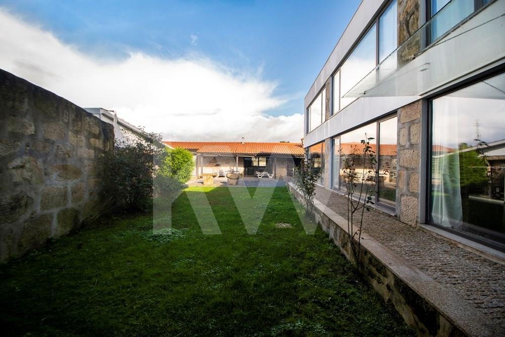 Moradia T3 Nova Em Nogueira Da En Silva Escura, Distrito De Oporto