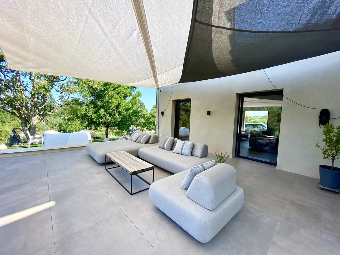 Superb Contemporary House In Eyragues, Provence Alpes Côte D'azur