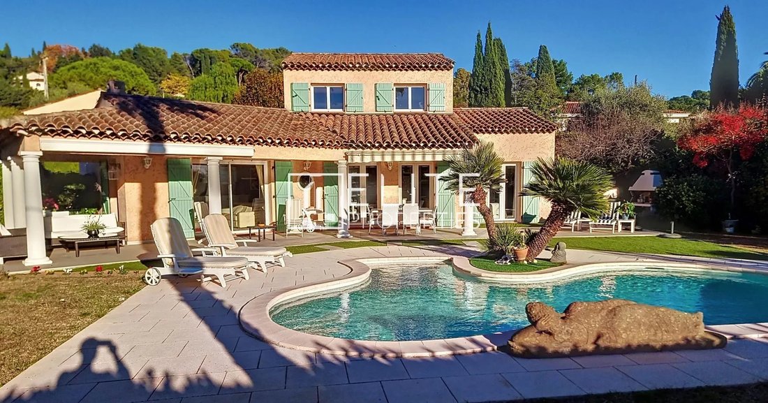 Villa 153m² + Mougins Swimming In Mougins, Provence Alpes Côte D'azur 