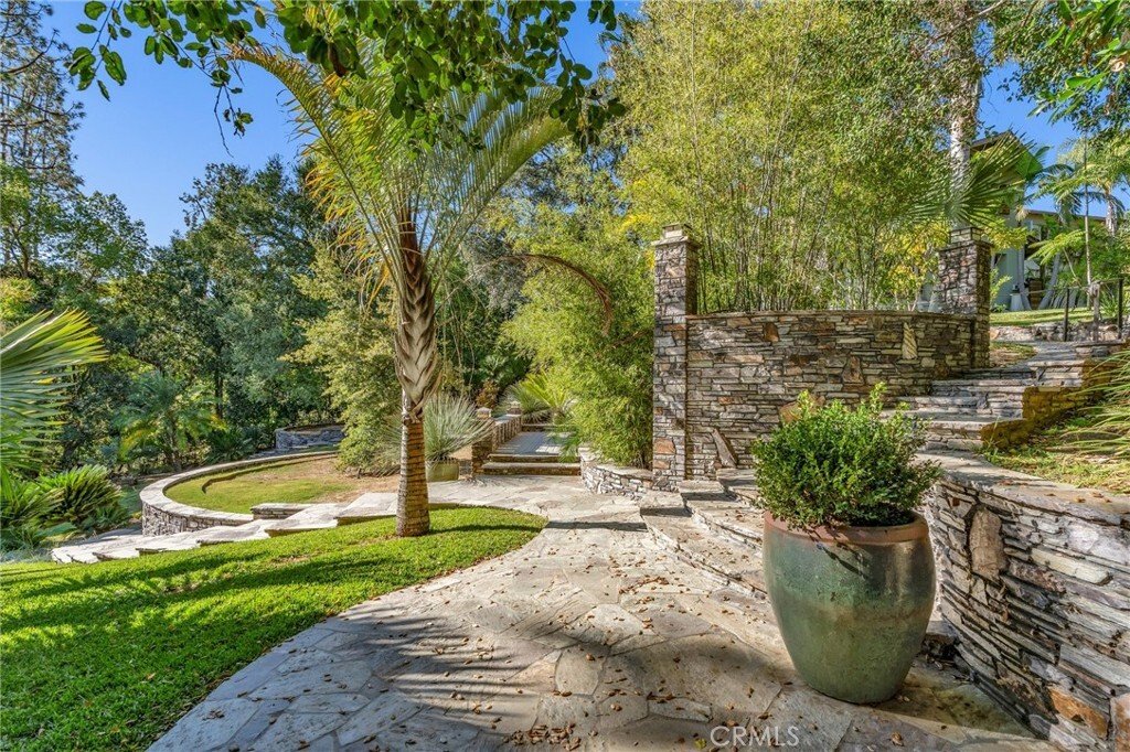 5 Bedrooms Single Family Detached In San Marino, California, United