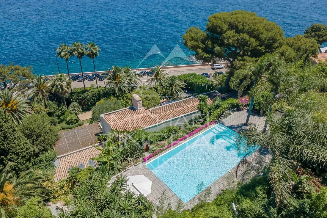 Villa in Roquebrune-Cap-Martin, Provence-Alpes-Côte d'Azur, France 3 - 11698682