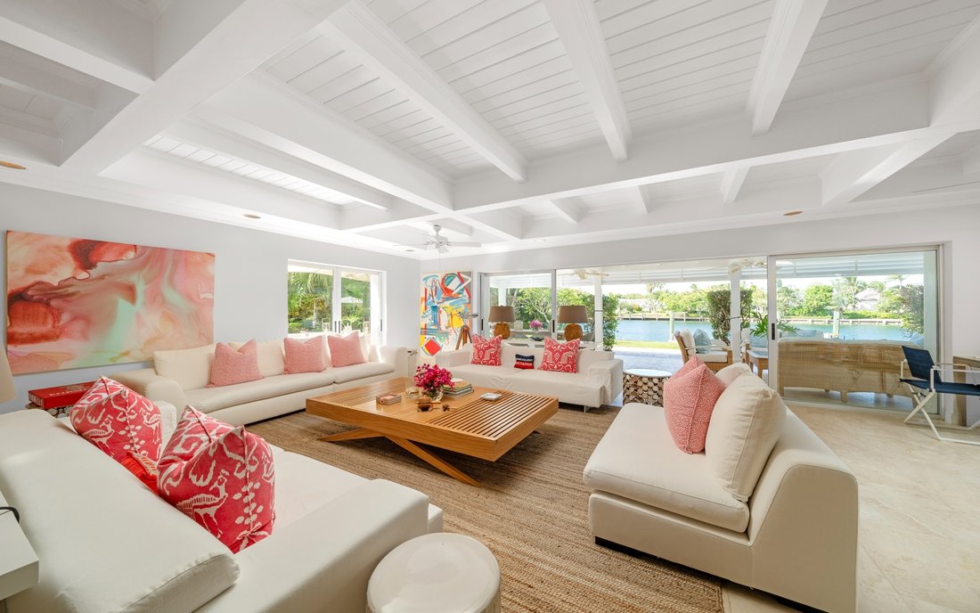 Large Lyford Cay Canal Front Property In Nassau, New Providence, The