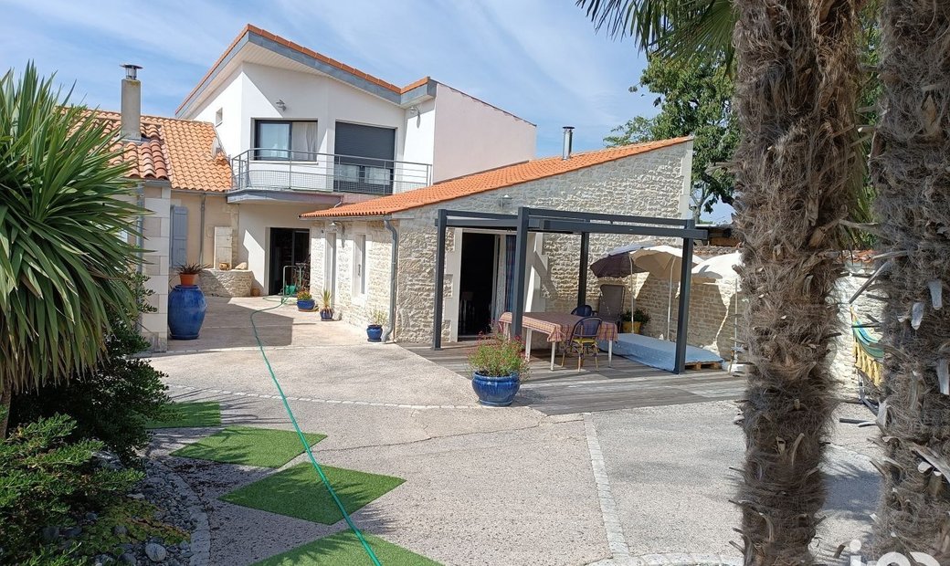 Vente Maison/Villa 6 Pièces In La Jarrie, Nouvelle Aquitaine, France ...