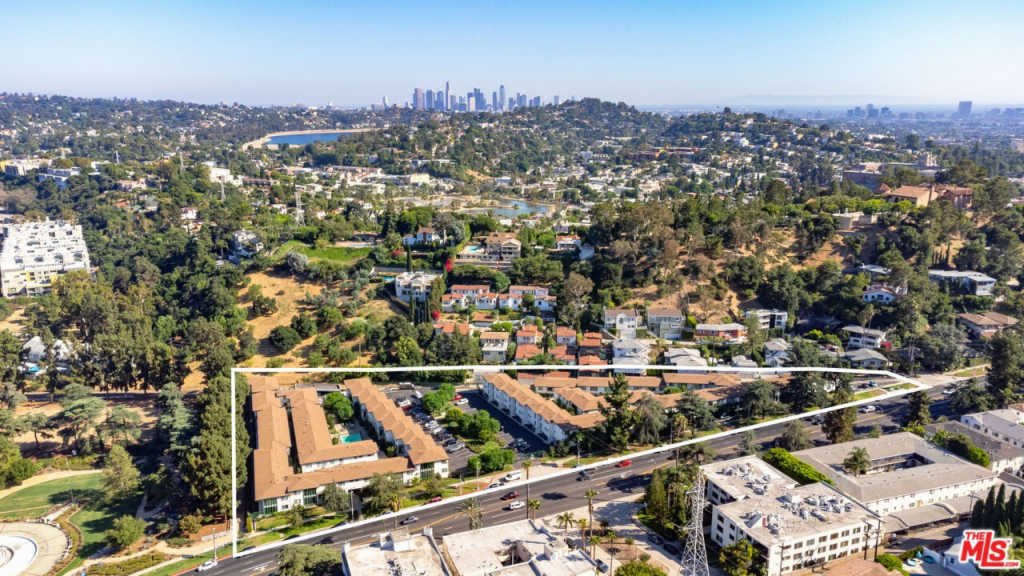 Single Family Attached Los Angeles In Los Angeles, California, United