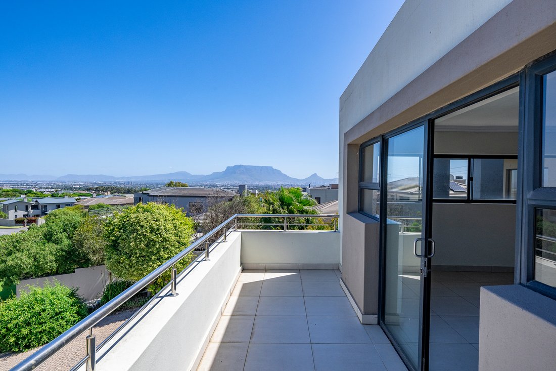 Stylish Entertainers Dream 5 Bedroom In Cape Town, Western Cape, South