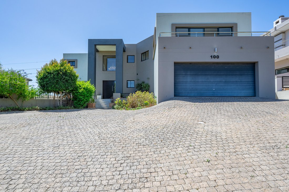 Stylish Entertainers Dream 5 Bedroom In Cape Town, Western Cape, South